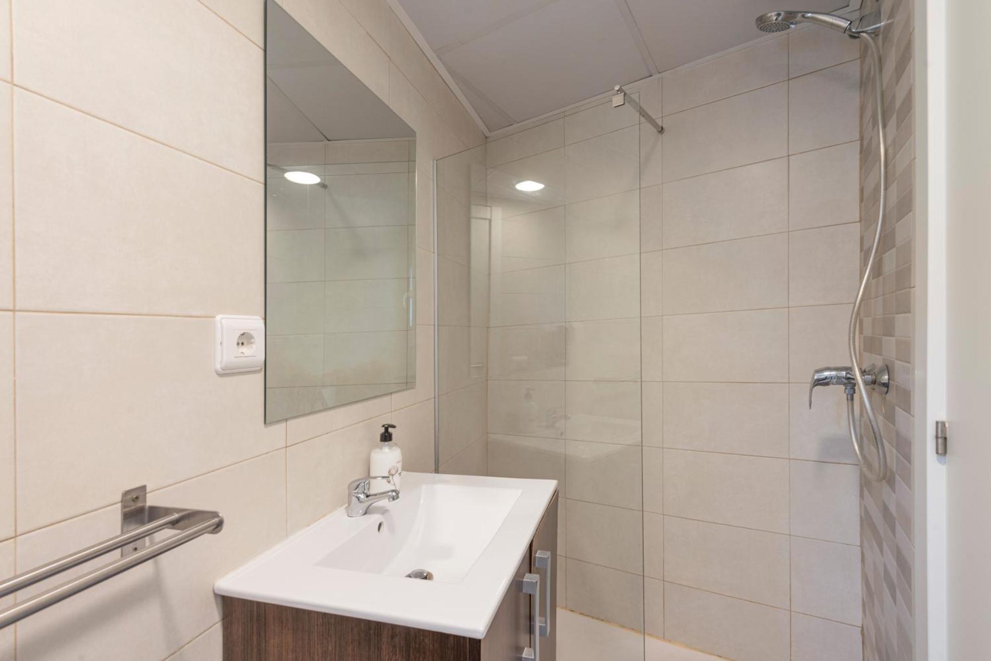 Beetroot, Jedes Zimmer Verfuegt Ueber Smart Tv , Eigenes Bad Mit Regendusche Und Balkon Llucmajor  Exteriör bild